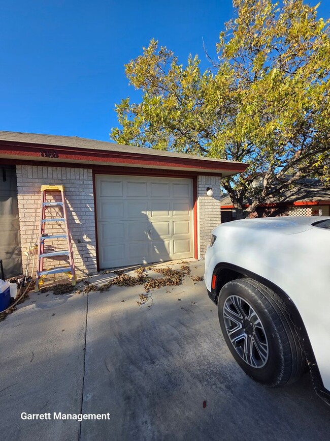 Building Photo - 1703 Taylor St