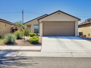 Building Photo - 8568 E River Reserve Dr