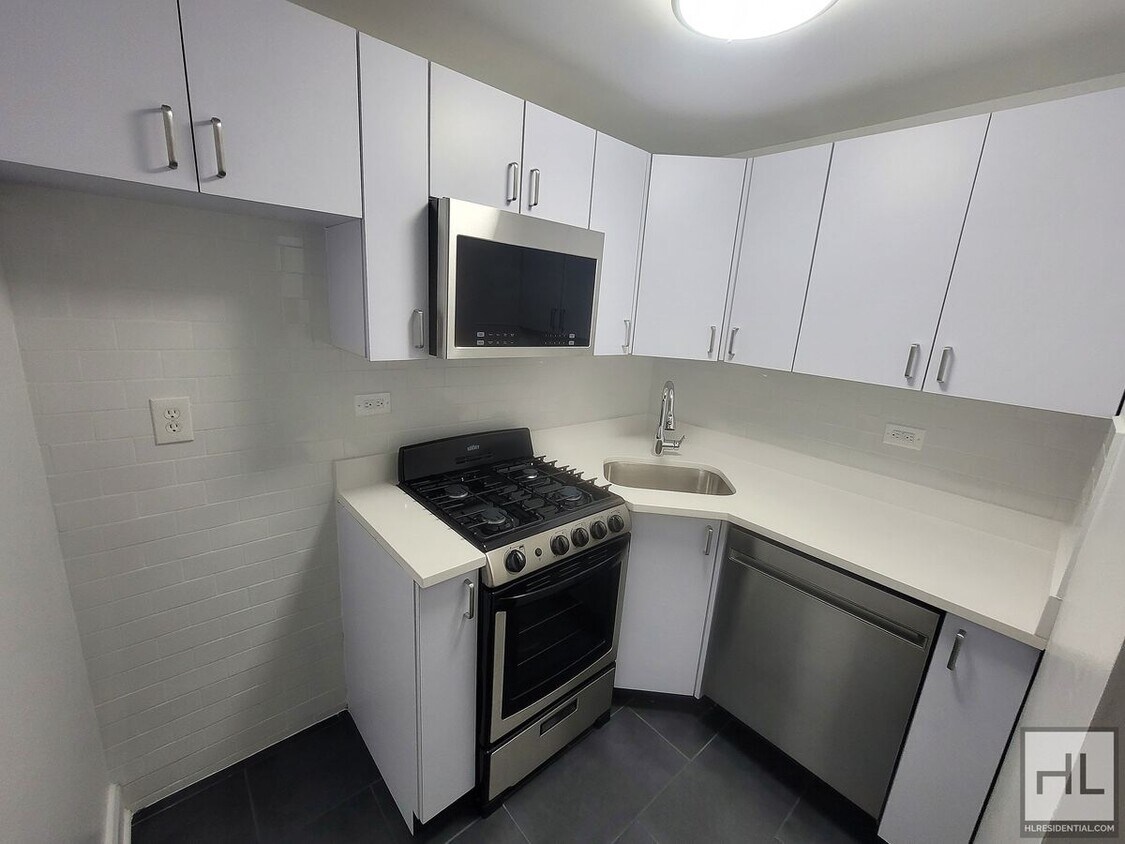 Primary Photo - EAST 56 STREET