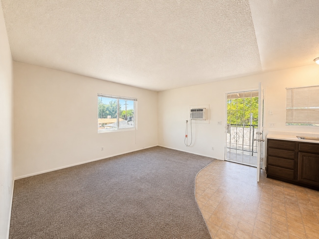 Building Photo - 45442 10th St W
