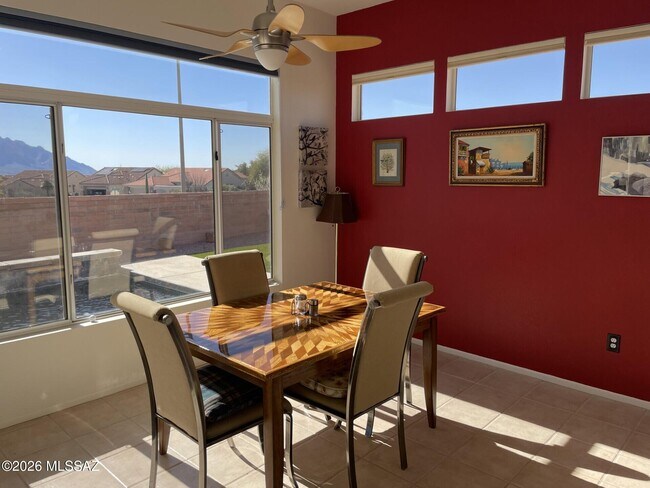 Foto del edificio - 14256 N Greenspun Pl