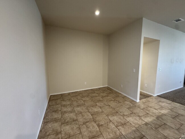 Foto del edificio - Stunning House Located Minutes From Elementary & Close Access To Marsha Sharp Fwy!