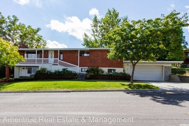 Foto del edificio - 6 br, 3 bath House - 856 E 280 S