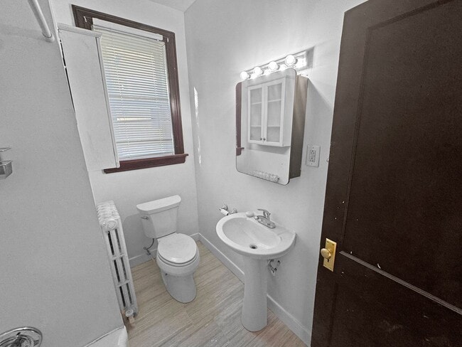 Building Photo - 2806 Hawthorne Ave