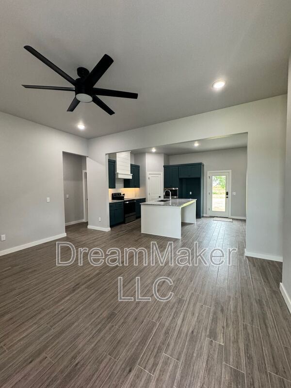 Building Photo - 828 Apple Blossom Wy