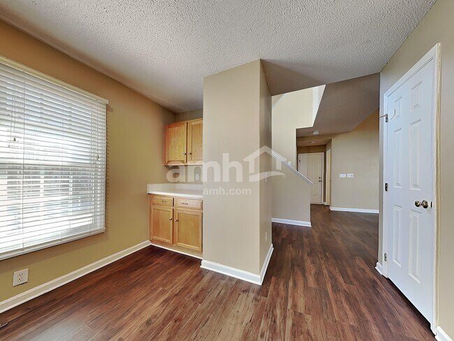 Foto del edificio - 505 Westminster Dr