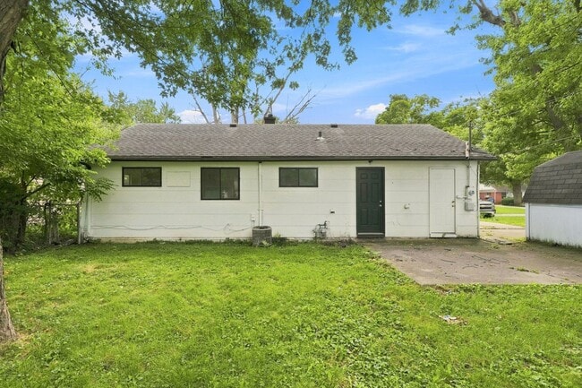 Building Photo - 528 Courtney Dr
