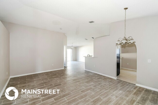 Building Photo - 7373 Volley Dr N