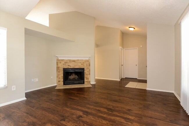 Building Photo - 1428 High Knoll Dr
