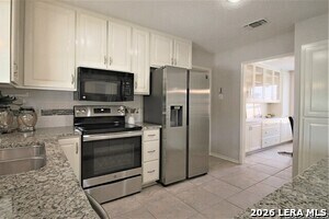 Building Photo - 610 Creek Dr