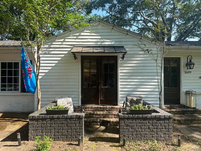 Foto del edificio - 1609 Pierce Avenue Ext