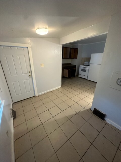 Building Photo - 4470 N 37th St