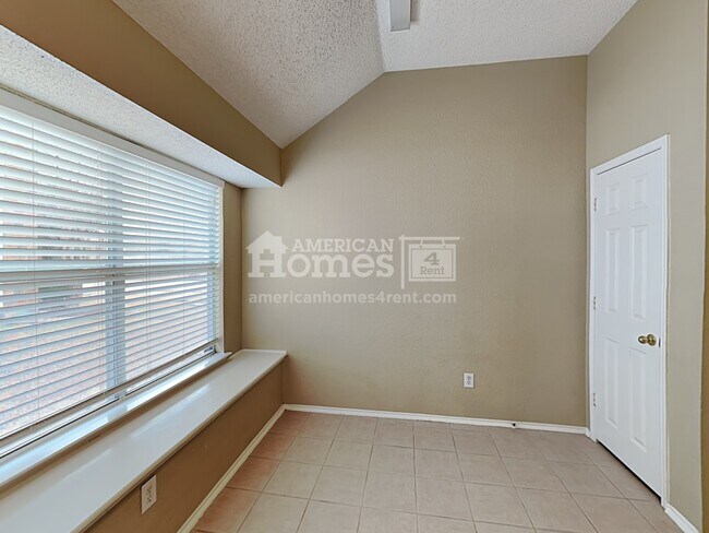 Building Photo - 7090 Chinquapin Drive
