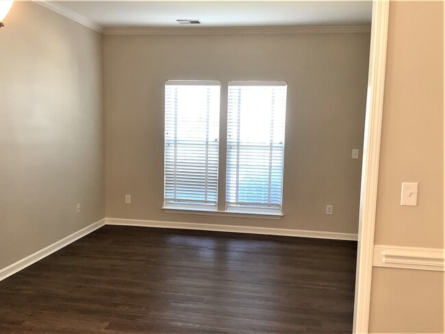 Building Photo - 818 Laurel Meadows Pkwy