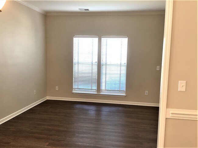 Foto del edificio - 818 Laurel Meadows Pkwy