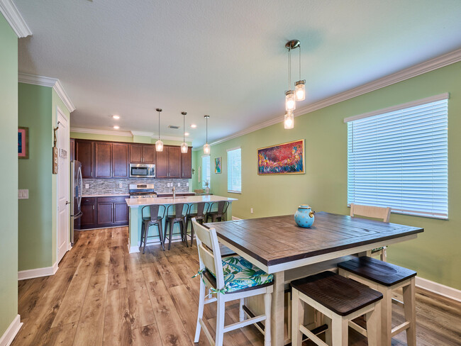 Foto del edificio - 525 Plumeria Dr