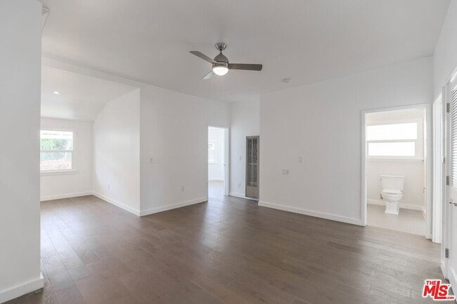 Foto del edificio - 31 Breeze Ave