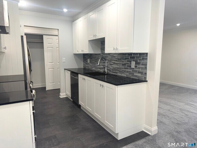 Building Photo - 50 Aiken St