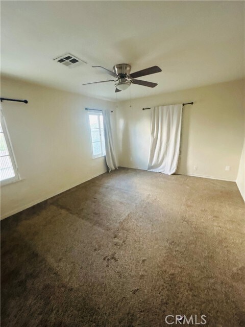 Foto del edificio - 6332 Brockton Ave