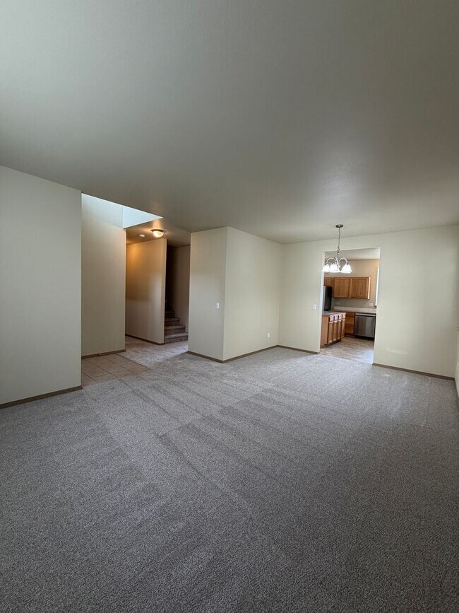 Foto del edificio - 843 Gina Ct SE