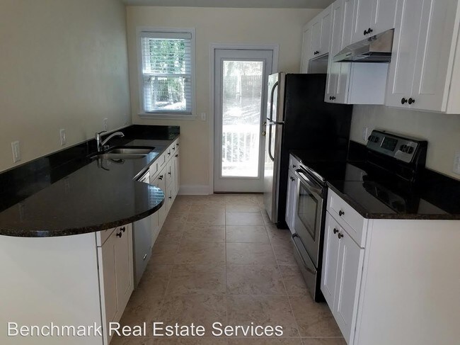 Building Photo - 1343 Colonial Dr