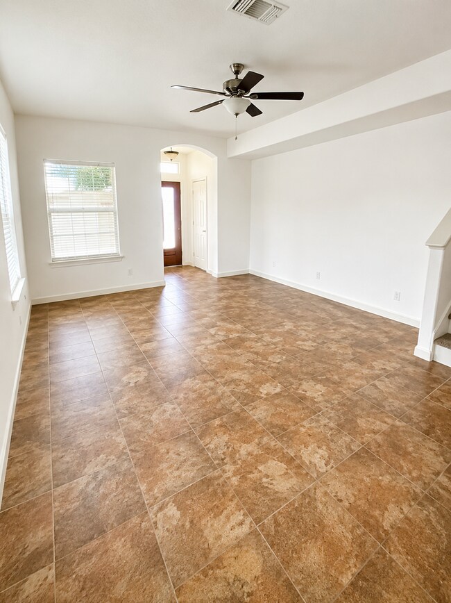 Foto del edificio - Available For Move-In: NOW