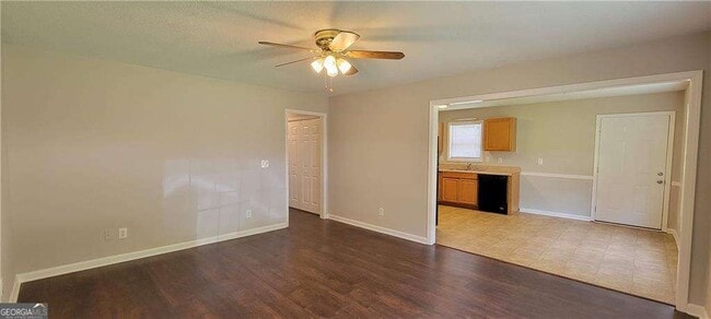 Building Photo - 2325 Shady Grove Rd