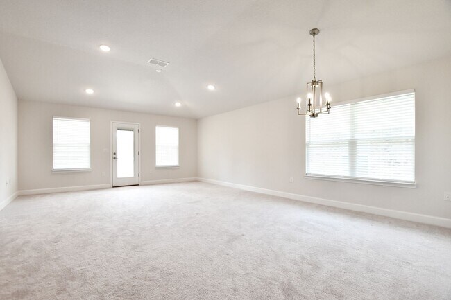 Building Photo - 15975 NW 123rd Ave