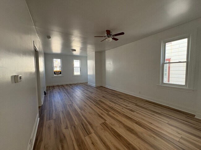 Foto del edificio - Newly Renovated Huge 3 Bed/ 3 Bath in Charming Downtown Carlisle
