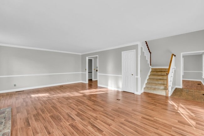 Building Photo - 1609 Chickasaw Dr