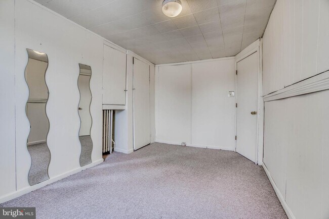 Foto del edificio - 632 S Montford Ave