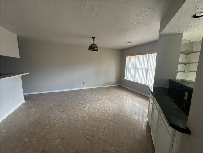 Foto del edificio - 12830 Careywood Dr