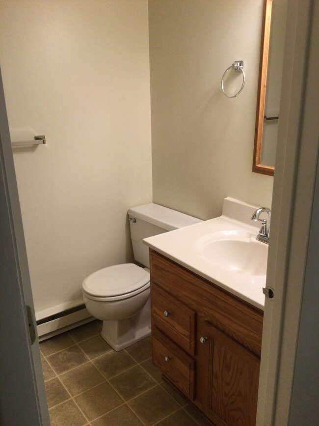 213 Lindell Dr Unit 1 lower level, Normal, IL 61761 Apartments in