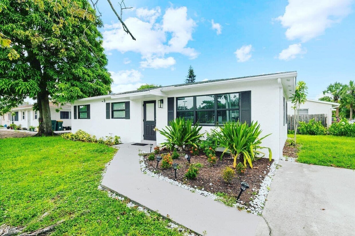 Primary Photo - 3455 Estey Ave