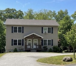 Building Photo - 27 Hemlock St