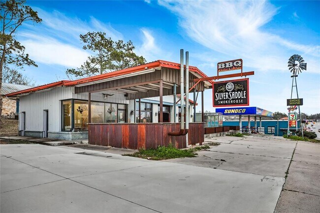 Building Photo - 312 E Main St
