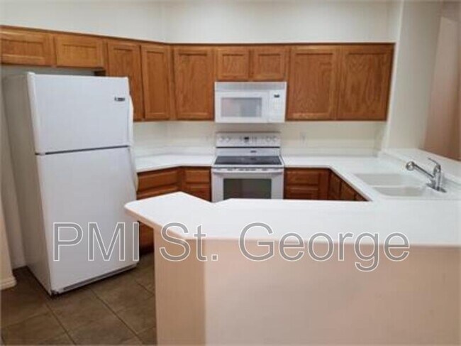 Foto del edificio - 3753 E Canyon Crest Ave