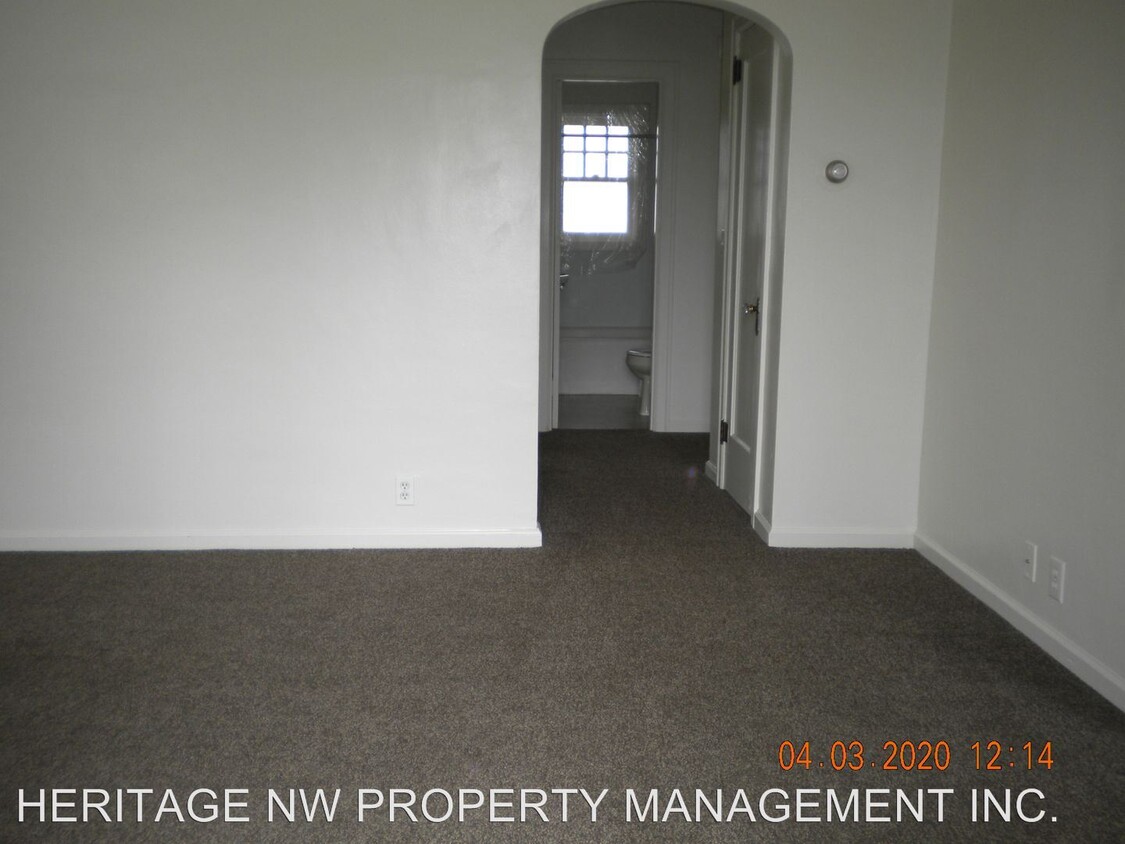Building Photo - 2 br, 1 bath Apartment - 165 W. ASH ST