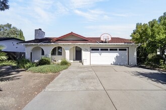 Building Photo - 192 S Bernardo Ave