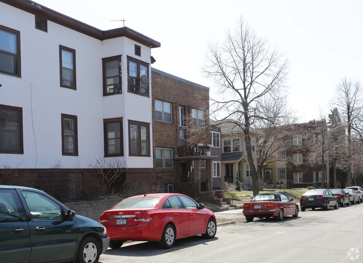Foto del edificio - 2009 Garfield Ave S