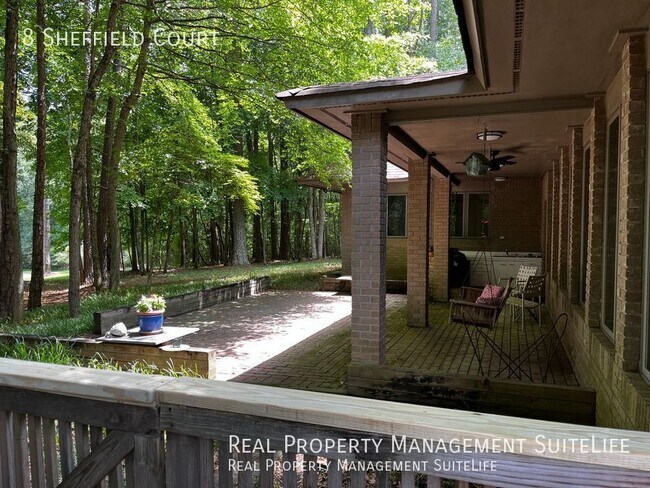 Building Photo - Updated Architectural Gem-White Oak Golf C...