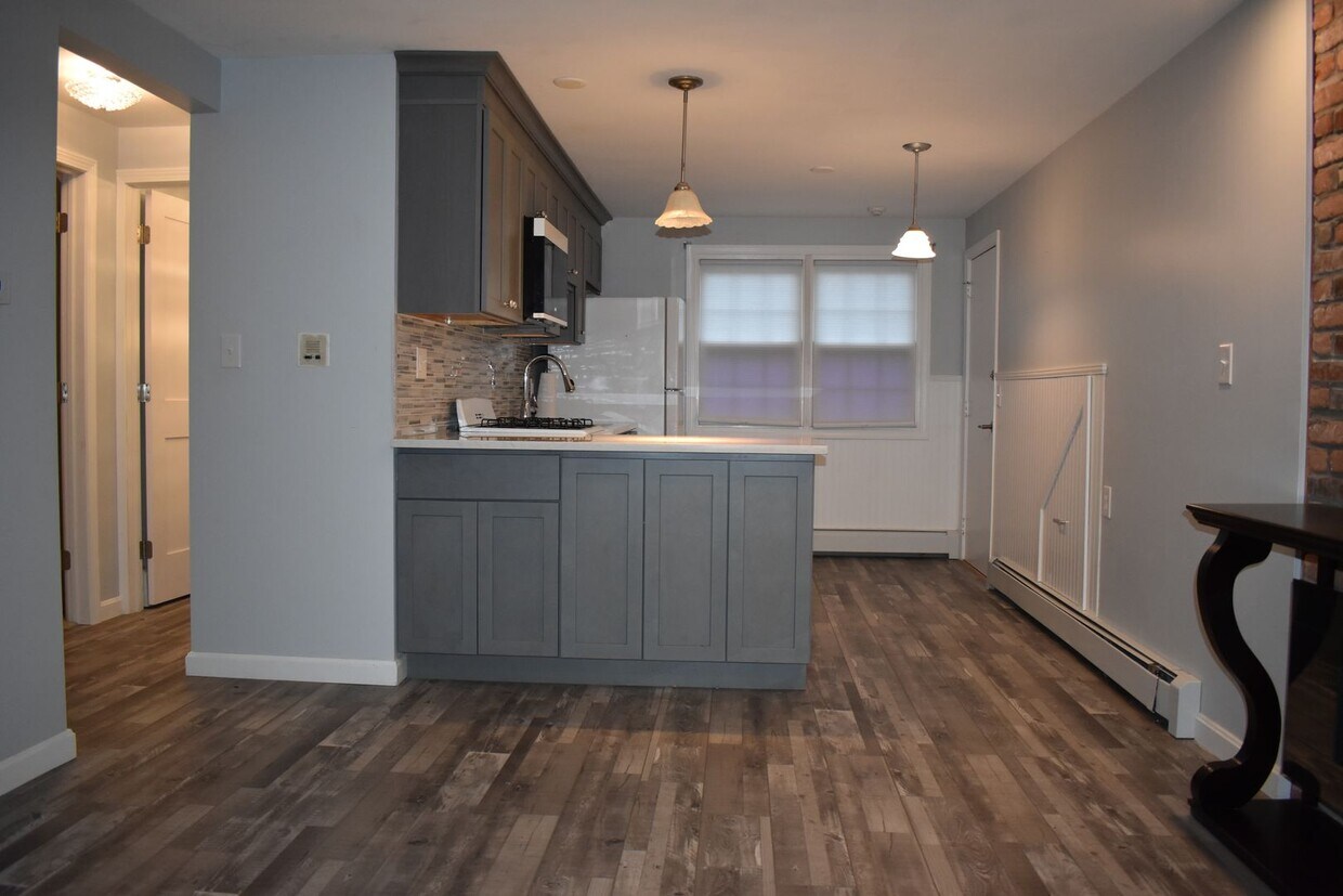 Foto principal - 180-180 Tyngsboro Rd