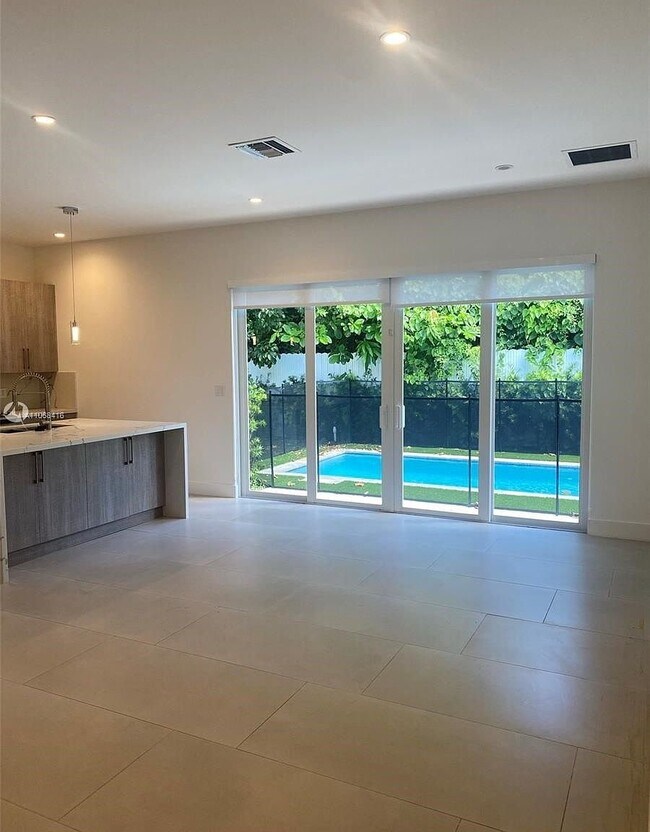 Photo - 3586 Franklin Ave House