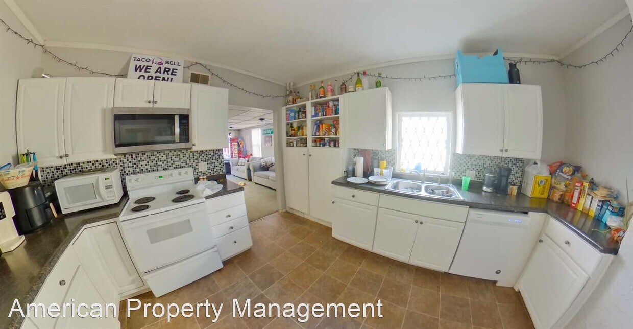 Foto principal - 6 br, 3 bath House - 922 Bertrand St