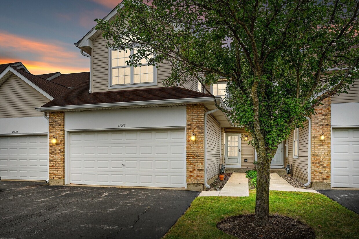 13268 W Heiden Cir, Lake Bluff, IL 60044 Townhome Rentals in Lake