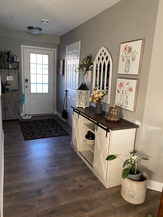 Foto principal - 5668 Cattail Ct NE