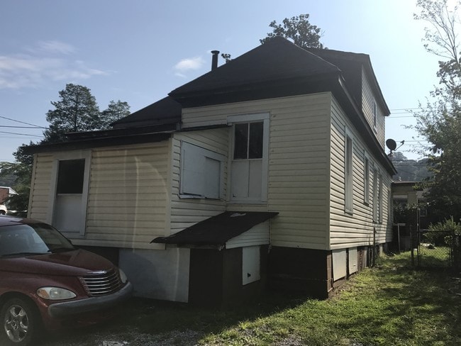 Rear View looking toward Dodds Ave - 807 Dodds Ave