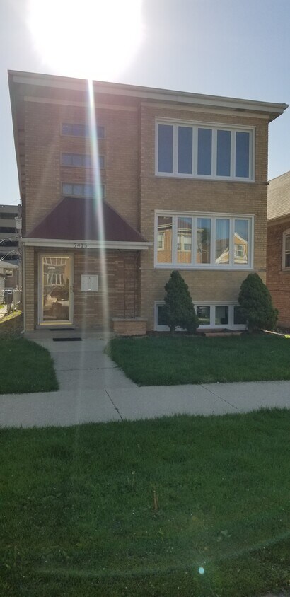 Primary Photo - 5415 S Latrobe Ave