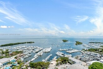 Building Photo - 2627 S Bayshore Dr