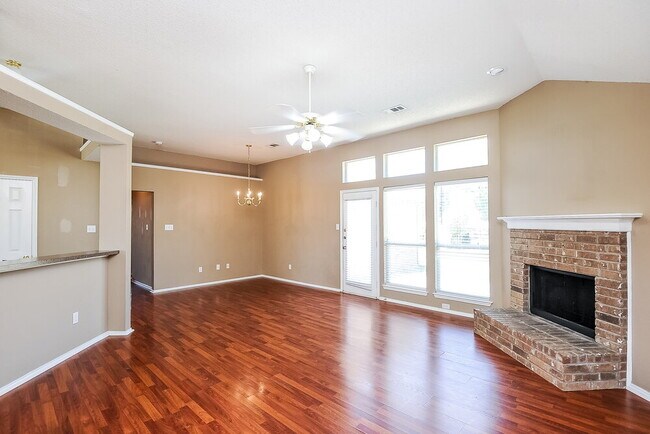 Foto del edificio - 3017 Morning Dove Ln